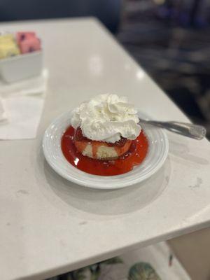 Cheesecake with strawberries