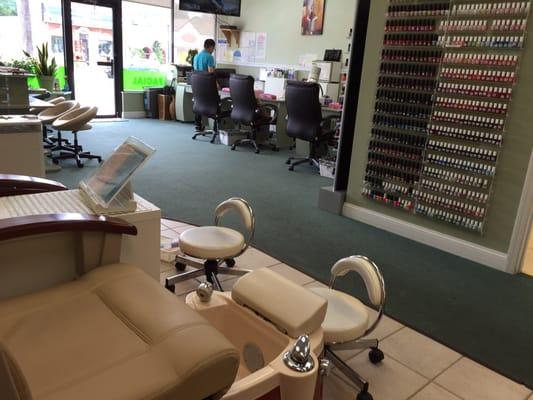 New, clean, peaceful.friendly.  Great massage chairs!