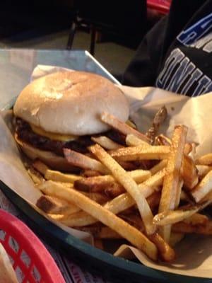 Cheeseburger & fries