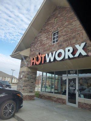 HOTWORX - Omaha, NE - West Omaha