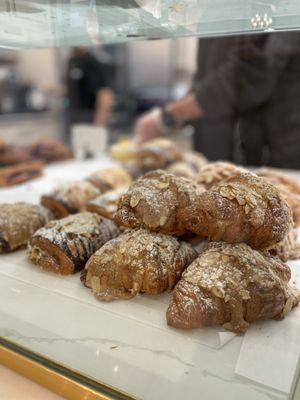 Almond & chocolate croissant