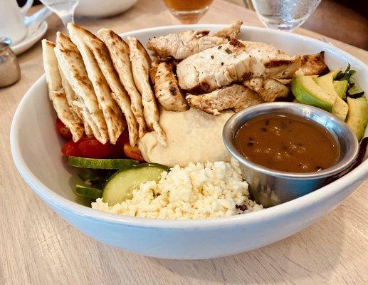 Hummus bowl w/Chicken