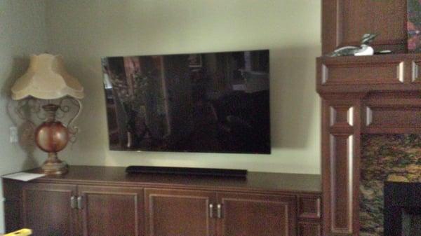 Flatscreen TV & sound bar installation