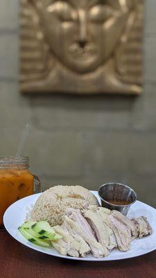 Hainanese chicken with rice and Thai iced tea