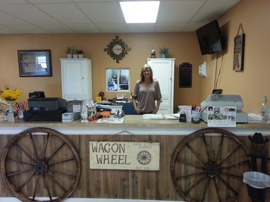 Wagon Wheel Feed & Hardware