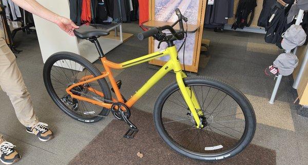 Cannondale, color: Tequila Sunrise