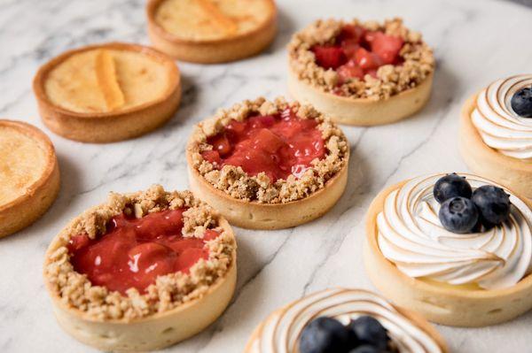 Fruit almond tarts