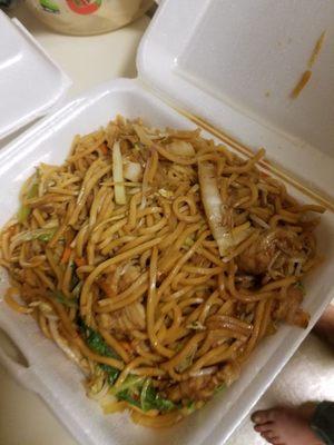 Chicken Lo Mein