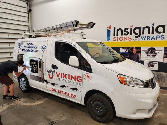 Insignia Signs and Wraps