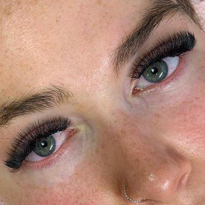 Light Volume Lash Extensions