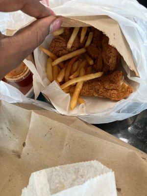 Chicken Tender fresh and hot so good reminds my of 3ward Frenchy's