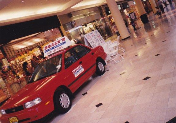 exibition  photo  roosevelt field  mall  1988