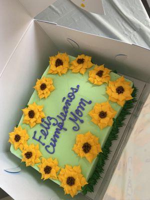 Custom sunflower  cake for my mom . Came out so pretty. This was awhile ago.