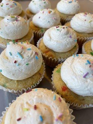 Funfetti Cupcakes (Keto Friendly & Low Carb)