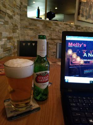 Free WiFi and a beer before a web call.