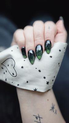 My nails look perfect :) This is green and black ombre with color 21 and 158.