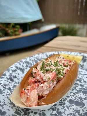 Their world famous lobster roll with chilled mayo. Sooooooo good!