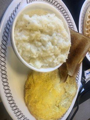 Grits and fried eggs