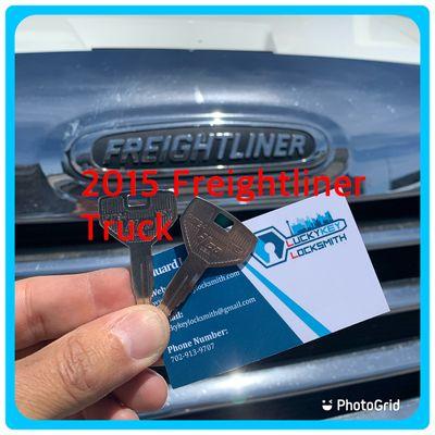 2015  Freightliner truck key replacement