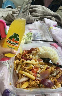 Pollo saltado & pineapple Jarritos