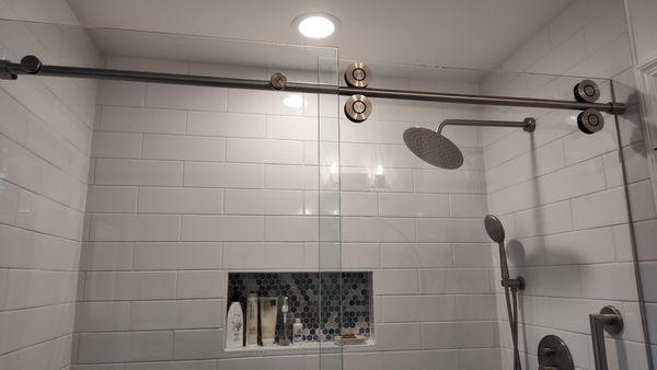 My shower was clean and sparkling after Jasmine finished with it! She did a particularly good job on the glass.