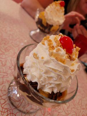 Big Scoop Sundae Palace & Restaurant