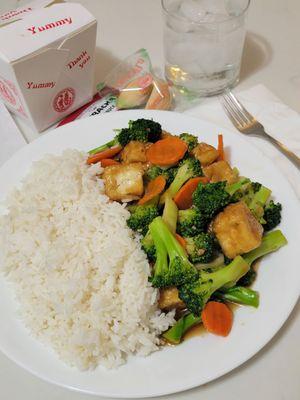 Tofu with broccoli