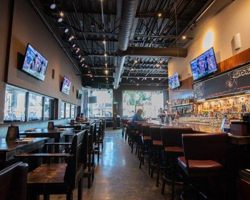 On The Thirty | Sports Bar Sherman Oaks