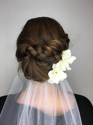 Updo by Giuliana Boeke