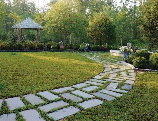 Backyard construction by Green Field Forever, leading landscape and hardscape contractor for all your outdoor living needs.