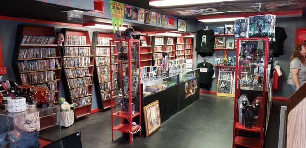 This store is very cool. If you are a huge horror fan please stop by and check out what Horror Freak has to offer.