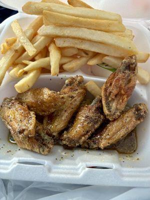 Honey lemon pepper wings with fries