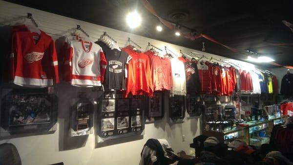 Detroit Red Wings Apparel