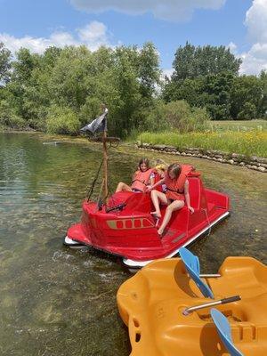 Paddle boat