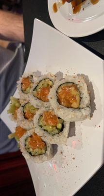 Spicy Salmon Roll *