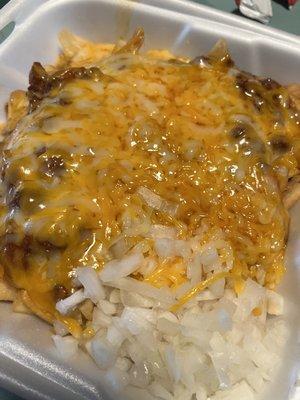 Chili cheese fries W/onions on side