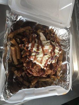 Pulled pork loaded fries with slaw!!