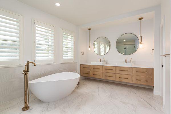 Full custom master bathroom remodeling, custom cabinets, freestanding tub, tile installation, custom electric 
Carmel Valley San Diego