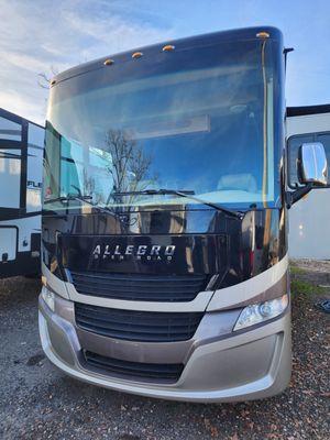 Motor home windshield replacement.