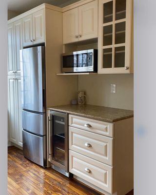 New York City Kitchen Renovation/White Shaker Cabinets, Cambria Quartz, Stainless Steel Appliances