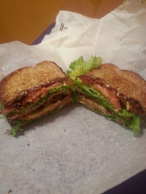 BLT CLUB WITH AVACODA