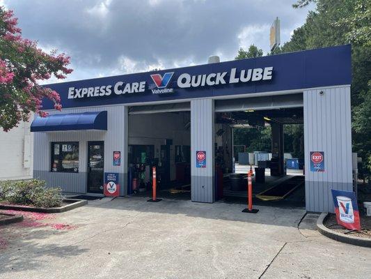 Valvoline Express Care Sandy Springs exterior