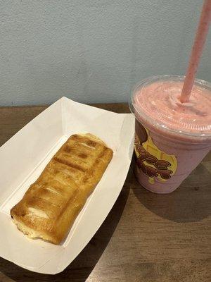 Strawberry banana smoothie (S, $7), cheese danish