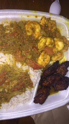 Shrimp Curry with White rice and Plantains