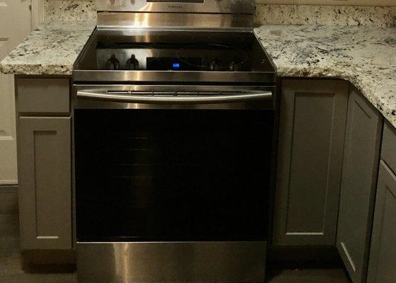 GRANITE COUNTERTOP KITCHEN