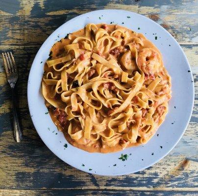 fettuccini w shrimp (5) - very very good