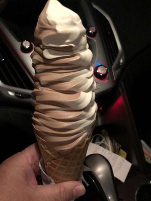 Med waffle cone twist