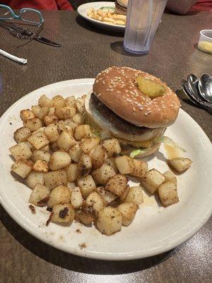 Superburger & home fries