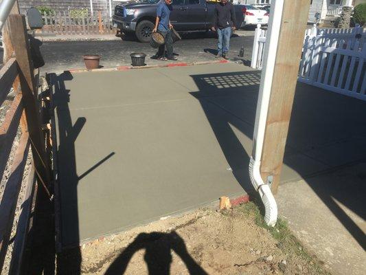 driveway with custom drainage system