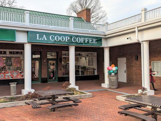 Storefront with outdoor seating